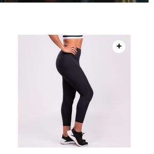 Blessed body wear side pocket leggings 7/8 in size Small